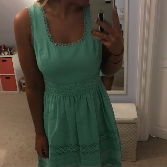 Jessica Simpson Dresses & Skirts - Jessica Simpson Mint Green Lace Dress